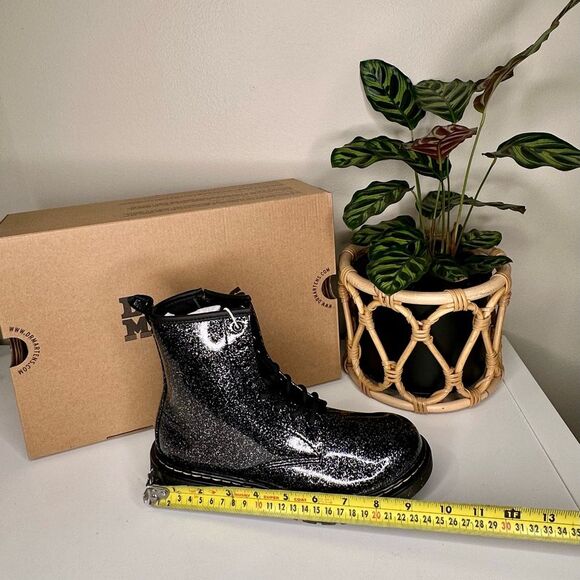 NEW Dr. Martens 1460 Y Cosmic Glitter Black Combat Boots Juniors 6, Women’s US 6 - Picture 10 of 13
